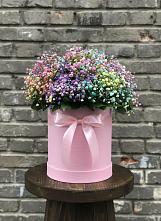 Цветочная композиция из Гипсофила и Розы в шляпной коробке в Иншинский