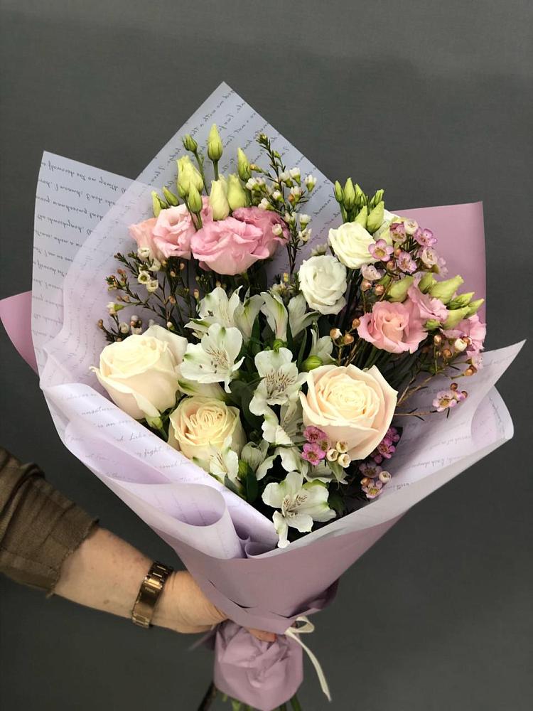 Букет цветов из: Альстромерии, Розы и Лизиантусы в Иншинский