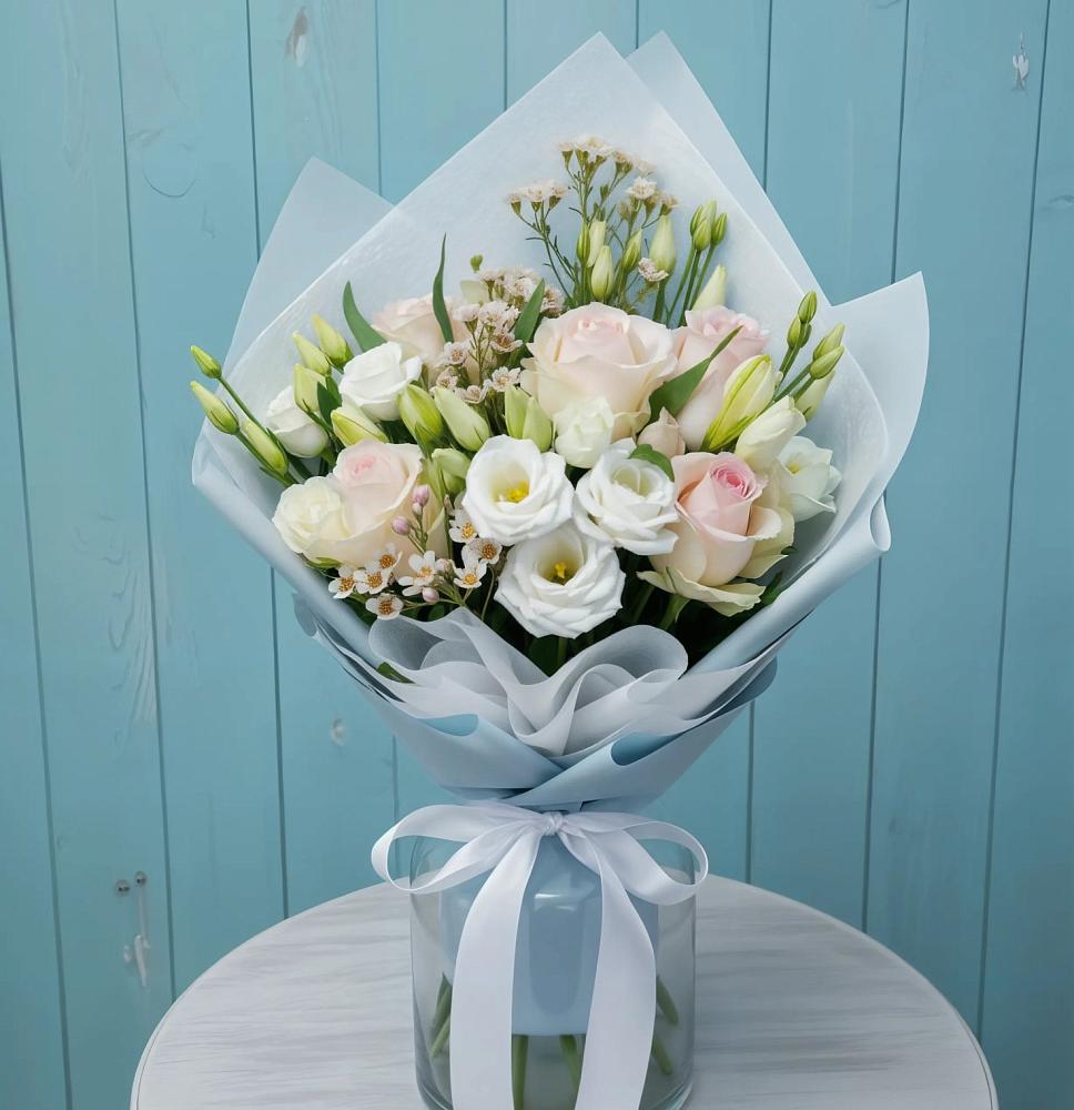 Букет цветов из: Розы и Лизиантусы в Иншинский