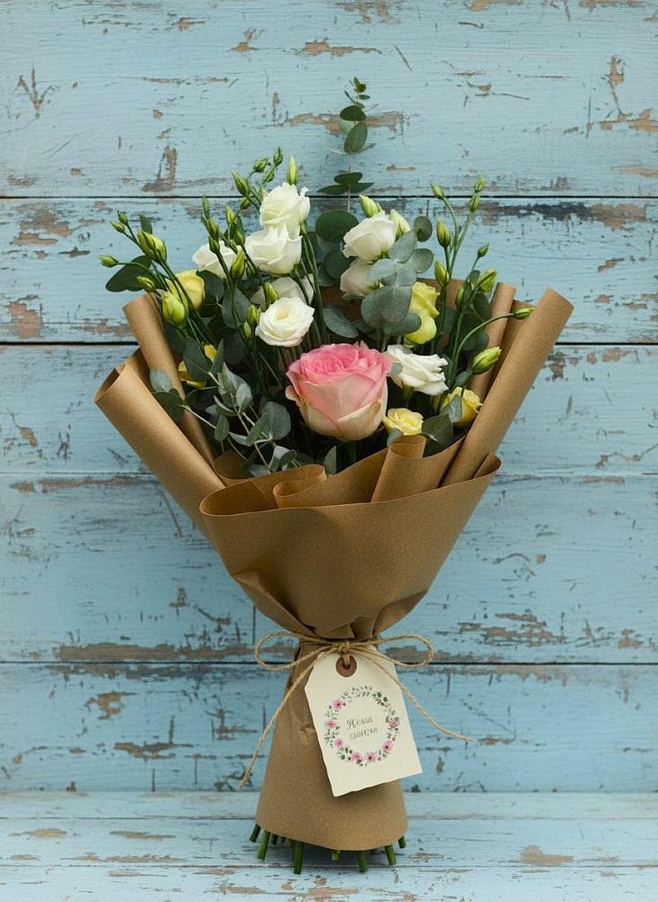 Букет цветов из: Розы и Лизиантусы в Иншинский