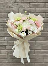 Букет цветов из:  Гвоздики, Розы, Лизиантусы и Хризантемы #REPLACE_PRED# Иншинский
