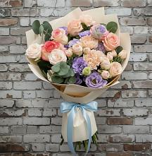 Букет цветов из:  Розы, Лизиантусы и Гвоздики #REPLACE_PRED# Иншинский