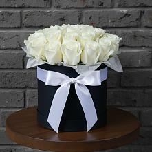 Цветочная композиция из Розы в шляпной коробке в Иншинский